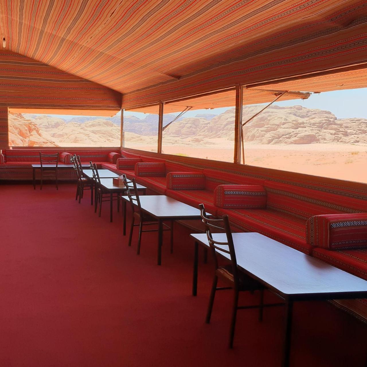 Hotel Real Bedouin Experience Tours & Camp Wadi Rum Exterior foto
