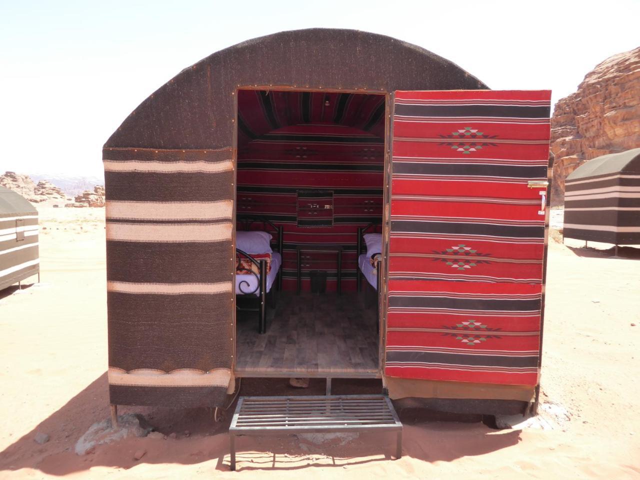 Hotel Real Bedouin Experience Tours & Camp Wadi Rum Exterior foto
